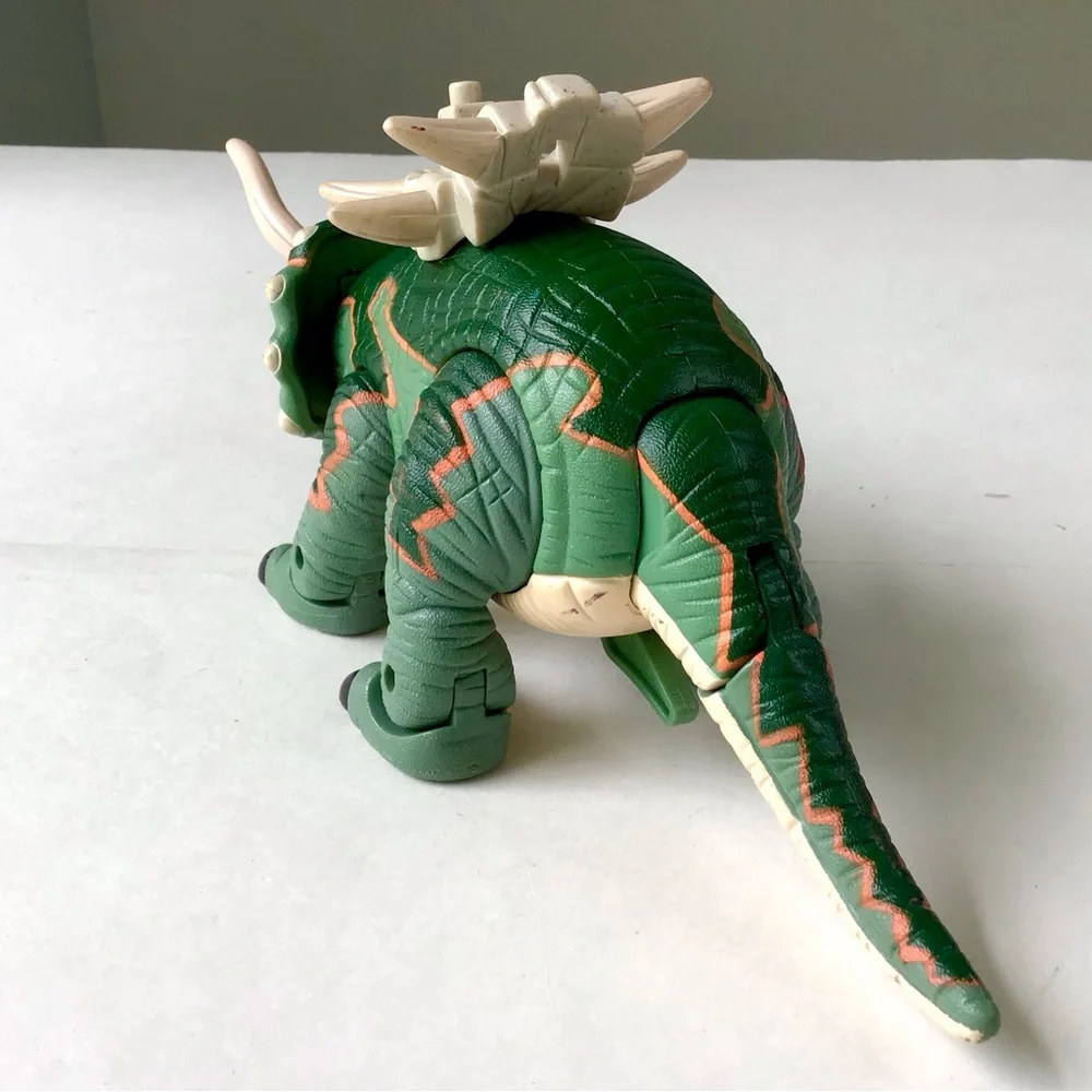 Imaginext Jurassic World Tank The Dinosaur, Capture Cage, T-Rex Action Figures